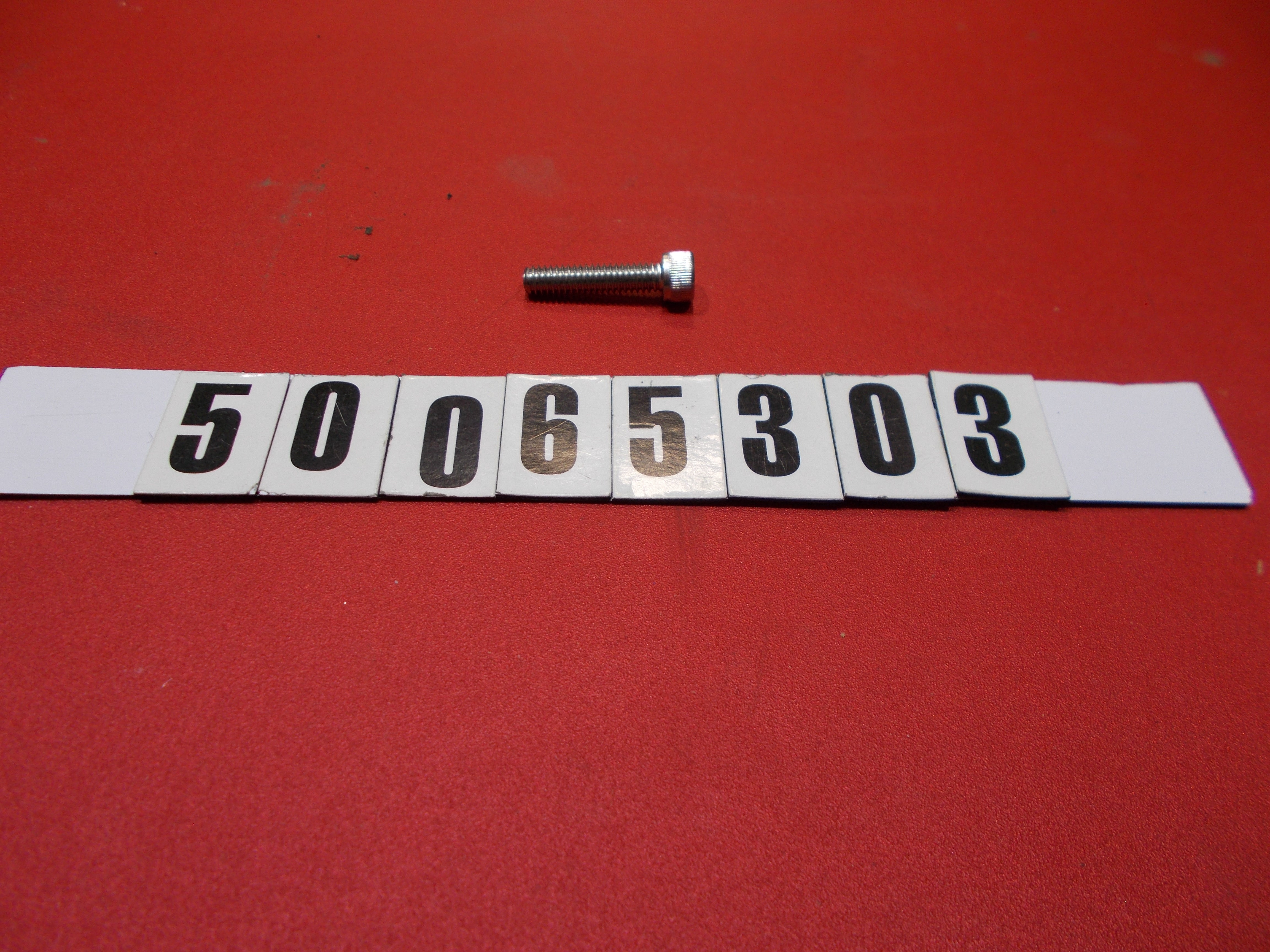 SCREEN-MOUNT SCREW 8-32 X .75" SHCS SS NLA