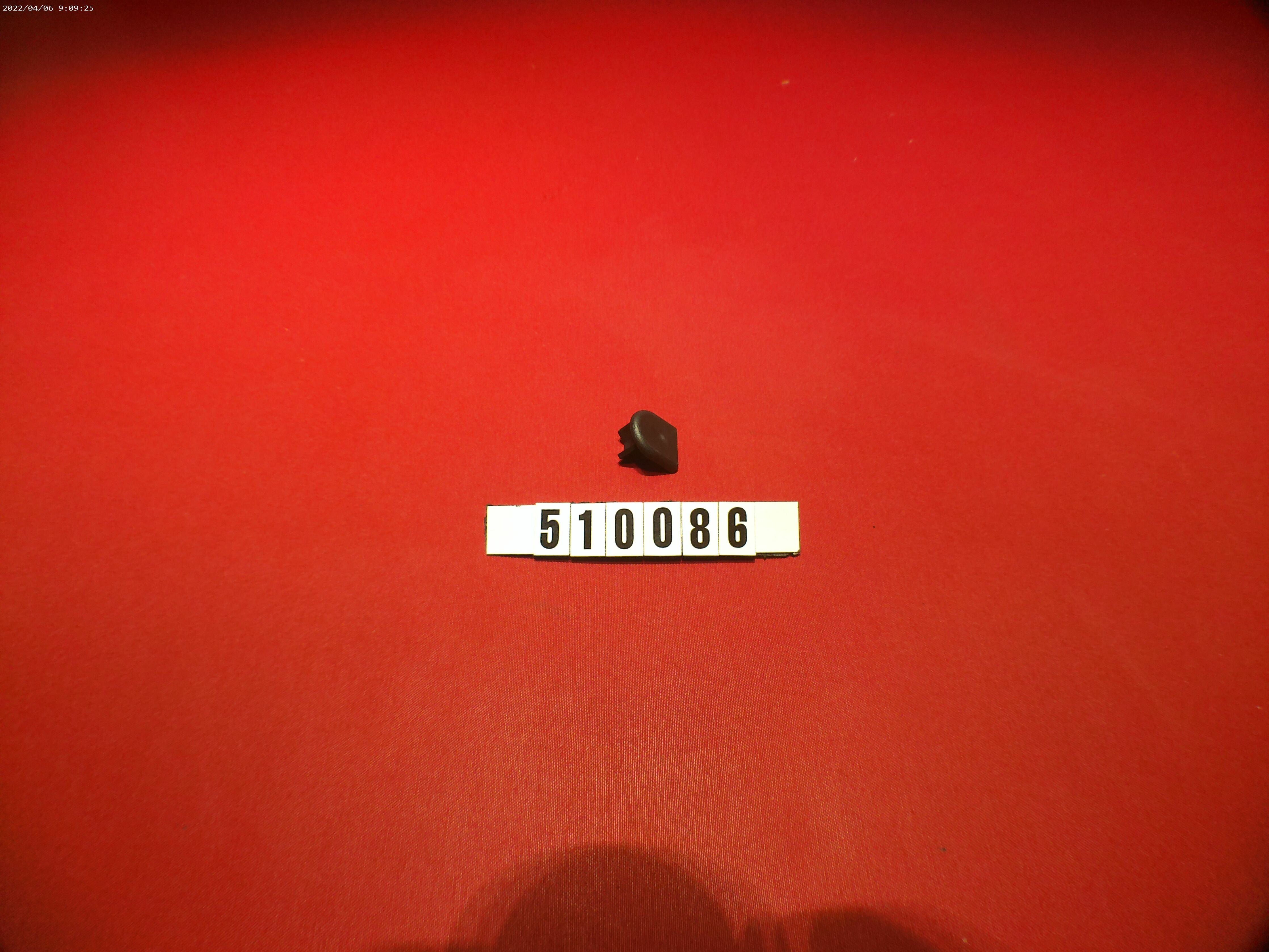 WINDSHIELD-HEADER PLASTIC END CAP '13-'15 TAYLOR MADE