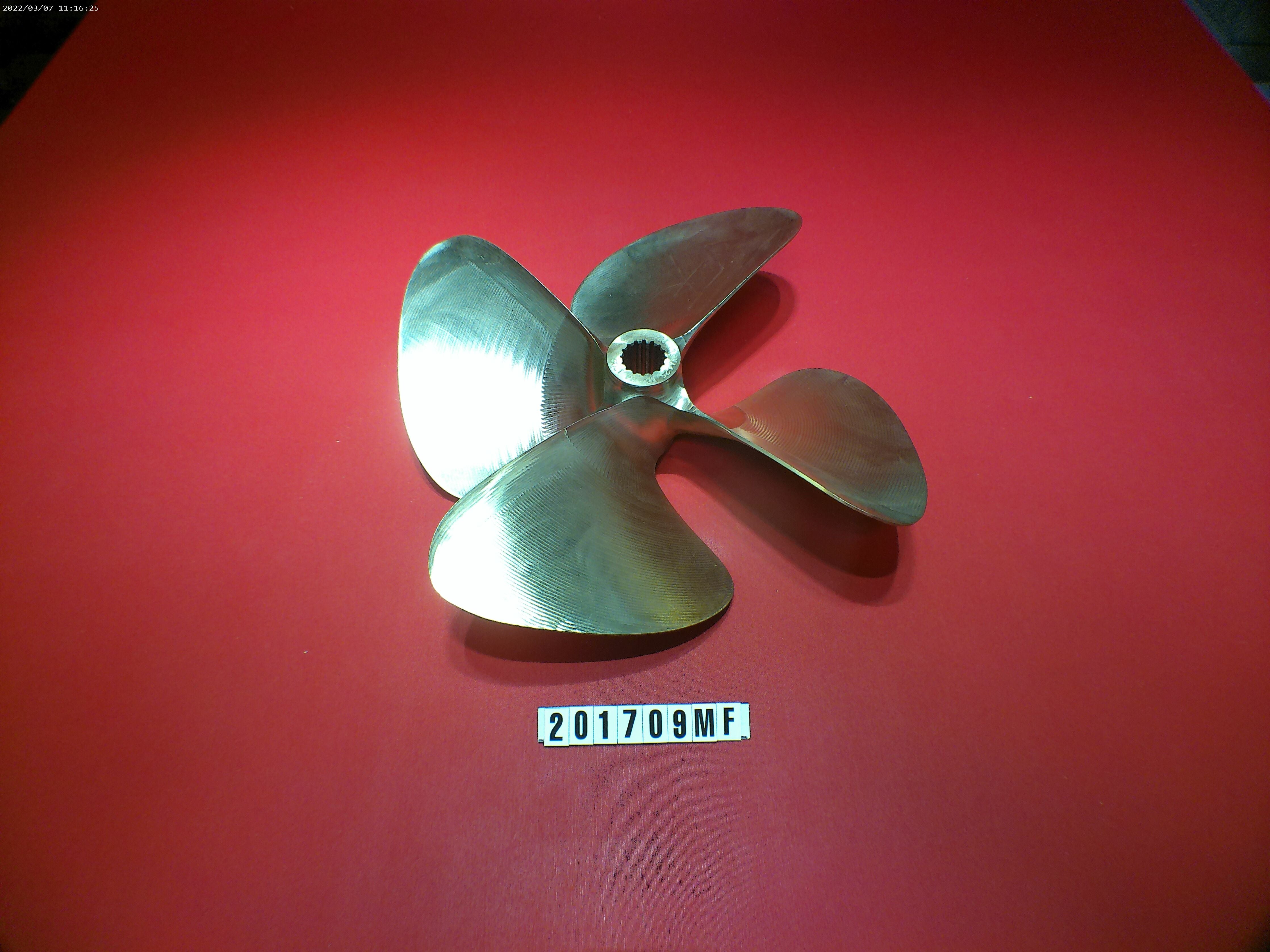 PROP-13.9 X 14.25 LH 4-B SPLINED SKIPRO V-4