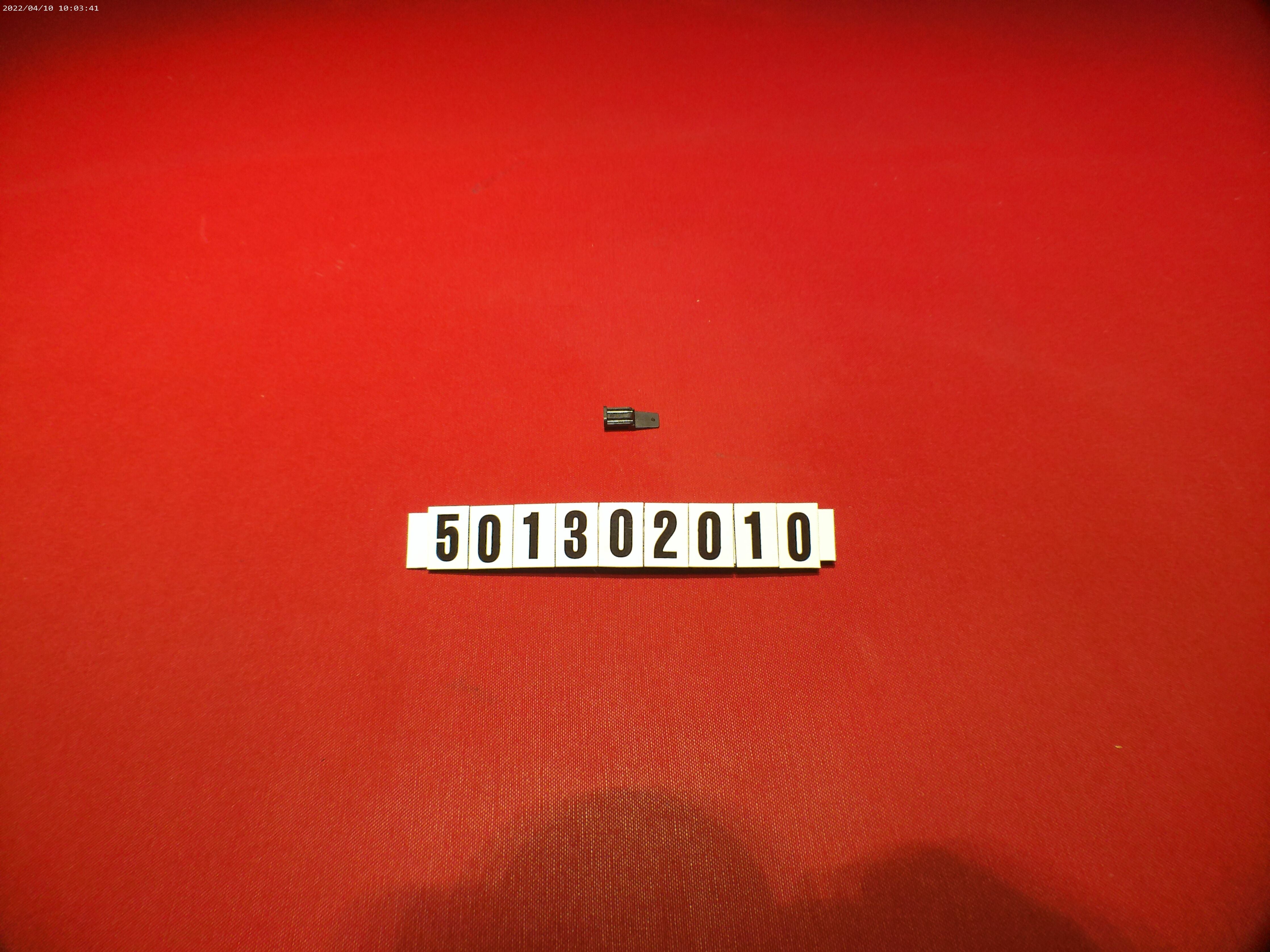 RETAINER- BLACK WEDGE HARNESS SIDE OF START STOP SWITCH 501302001