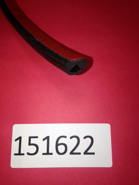"GASKET-D SHAPE 0.375 H X 0.5 W, EPDM W/3M VHB TL #108BT"