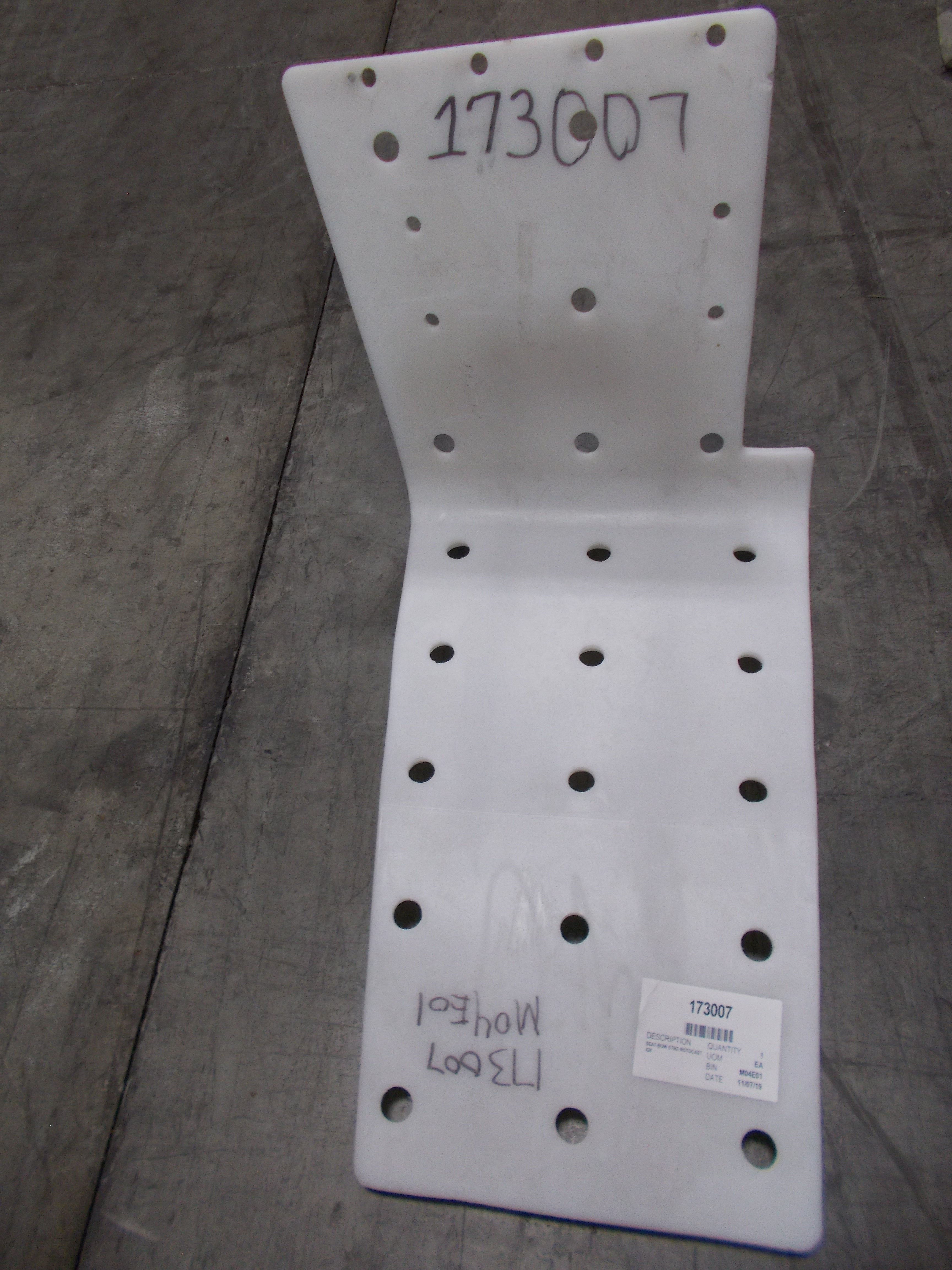 SEAT-BOW STBD ROTOCAST X26