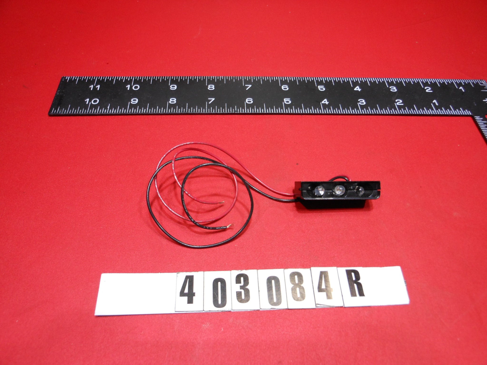 LIGHT-INTERIOR CUPHOLDER RED