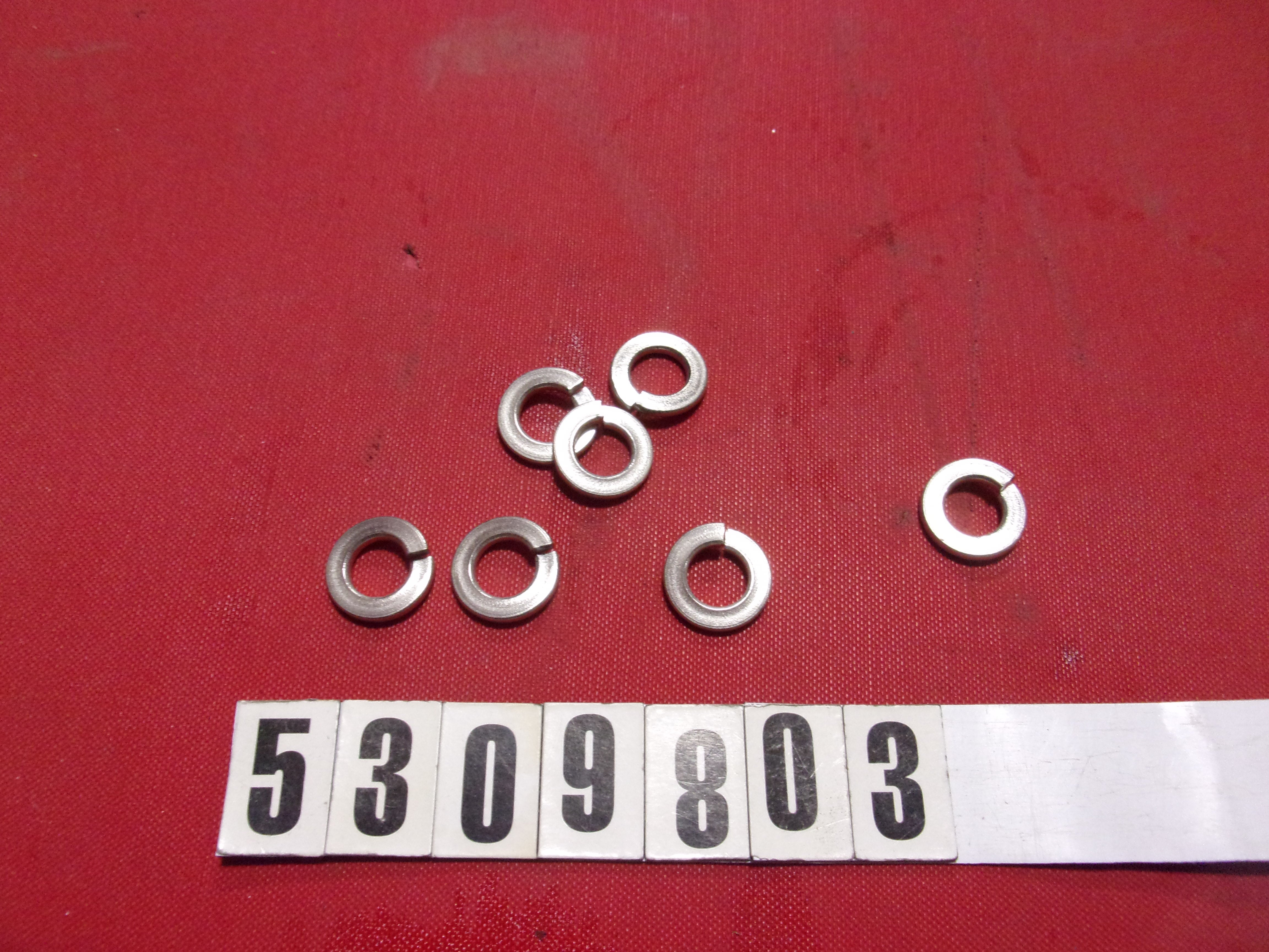 PLATFORM- BRACKET 18-8 SPLIT LOCK WASHER 5/16 FROM KIT 530980