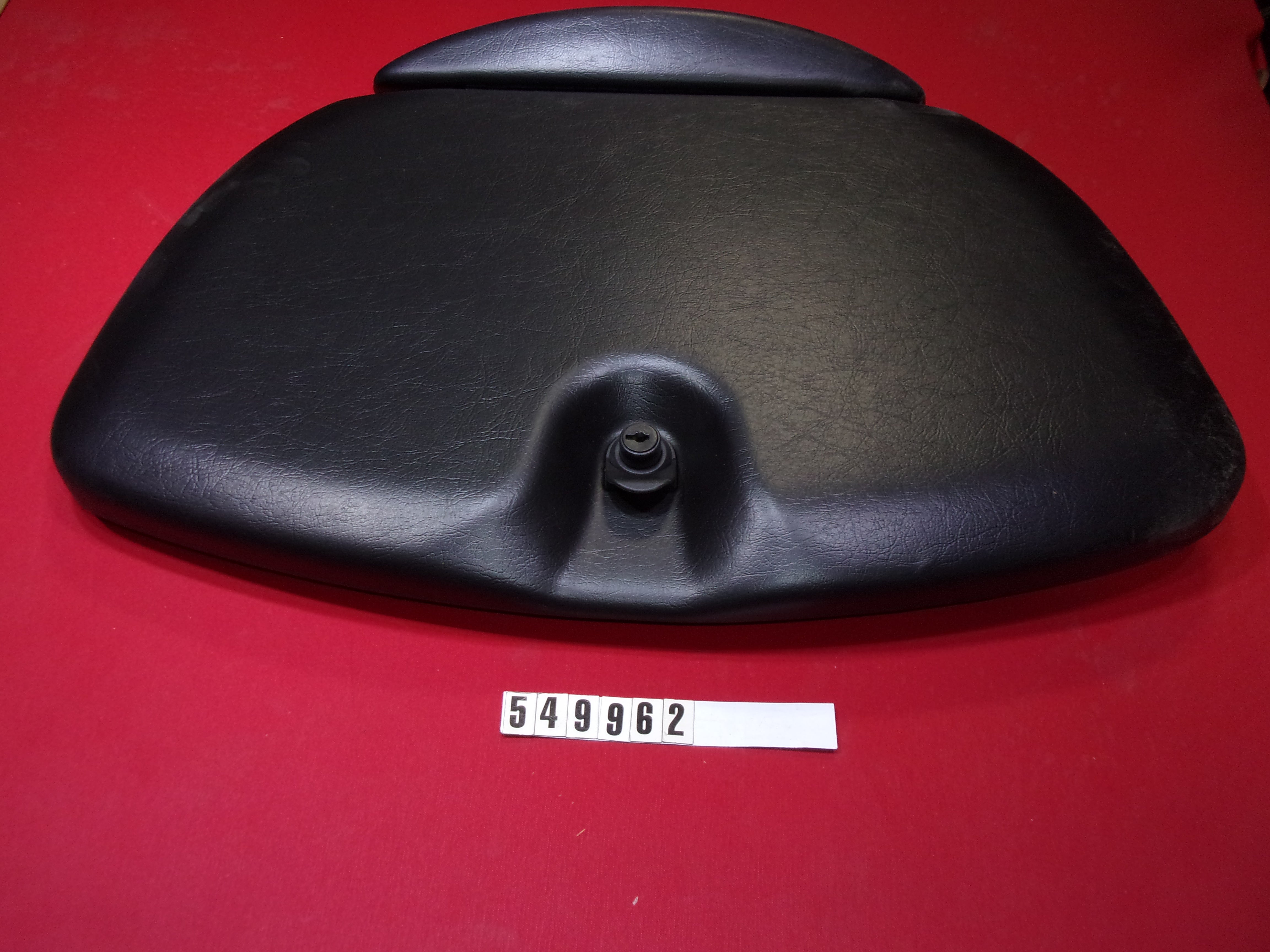 GLOVE BOX LID BLACK '04X-SERIES OF MARISTARS '04-06