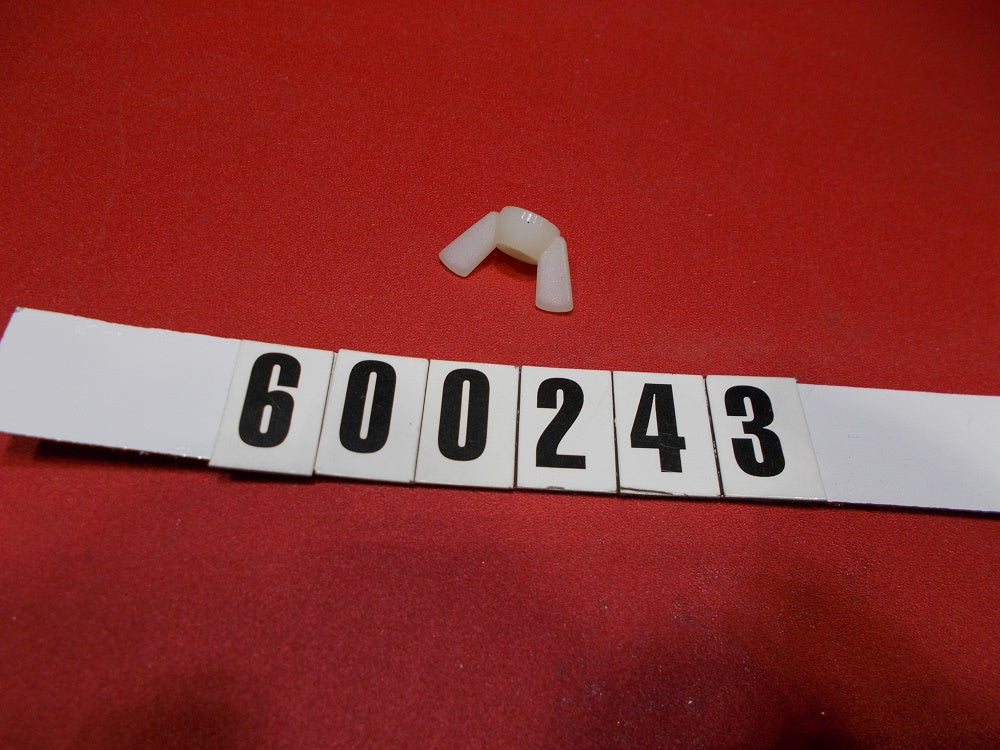 WINGNUT NYLON 8-32