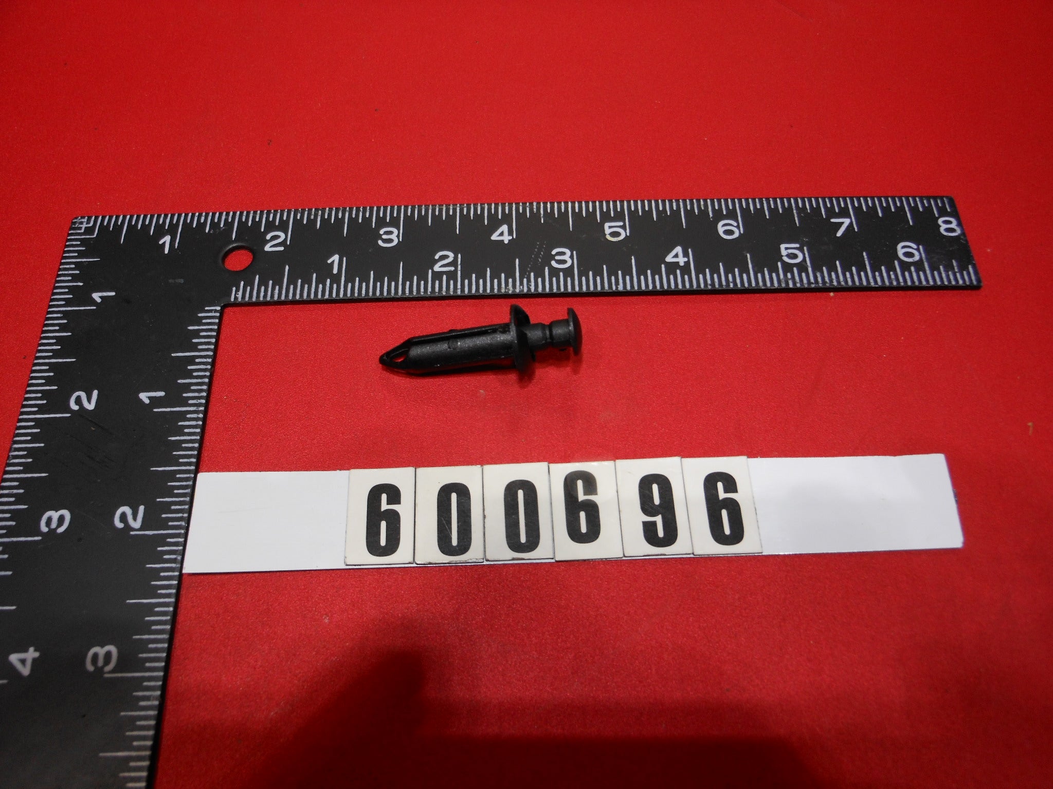 RIVET - PLASTIC DRIVE HOLE SIZE 8MM FOR PLATFORM PAD