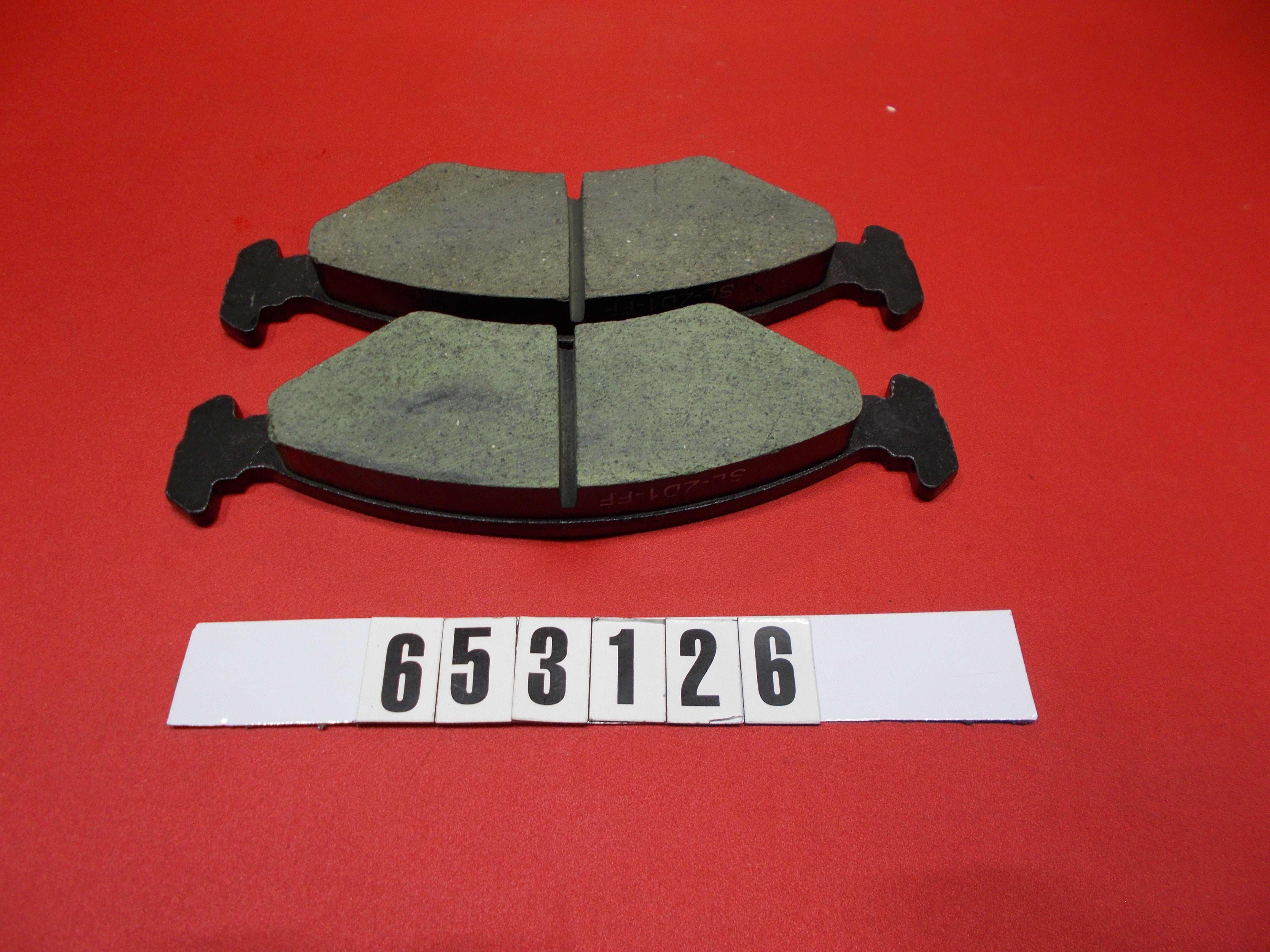 CALIPER-BRAKE PAD INNER W/CLIP (NEED 2 PER CALIPER) '11