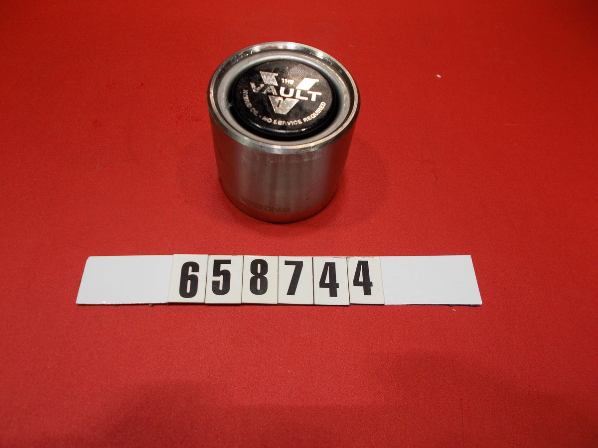 CAP 6 LUG HUB 2013 VAULT MC Parts Depot
