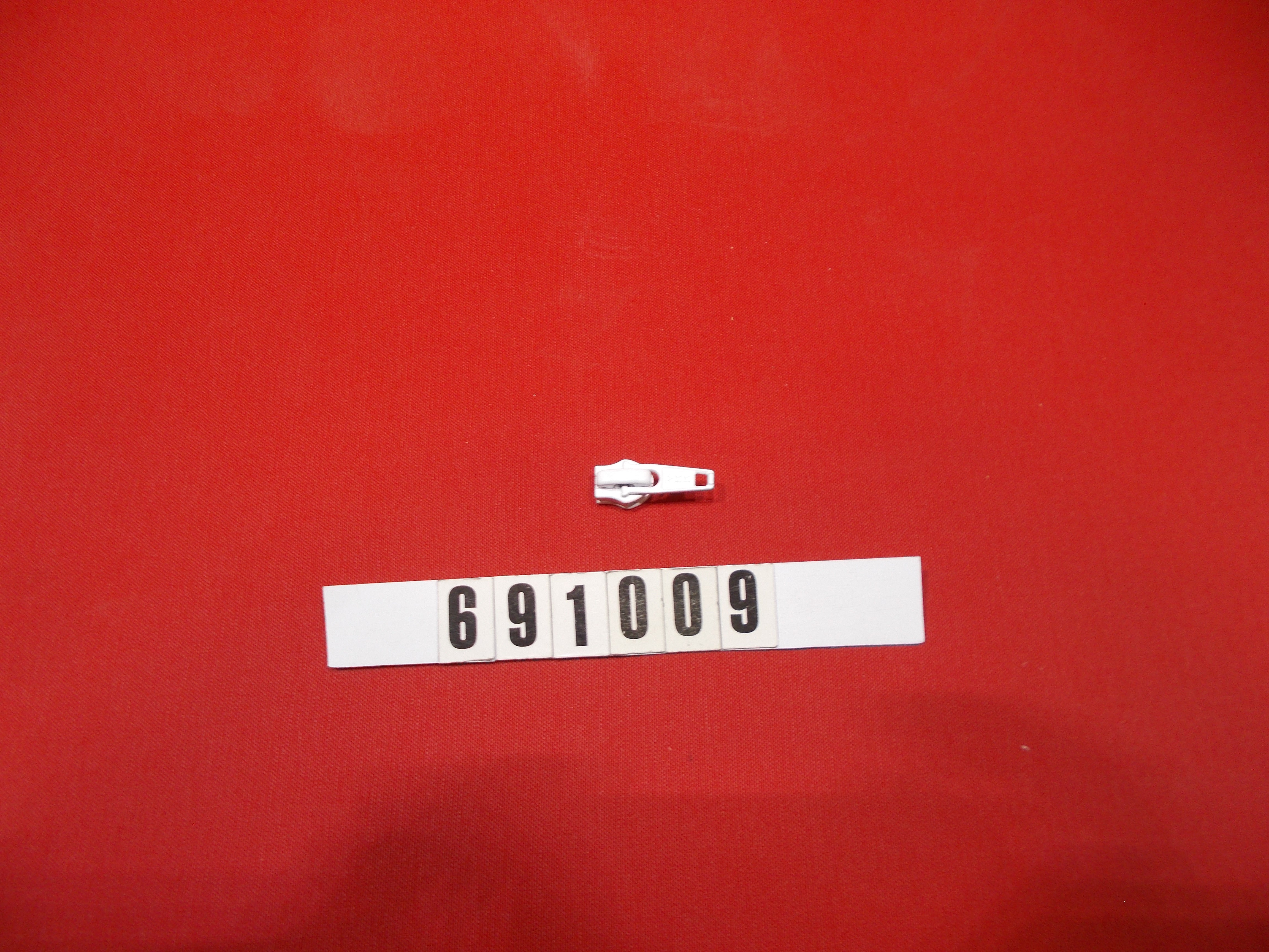 ZIPPER SLIDER WHITE SCF DAS SLS EP501