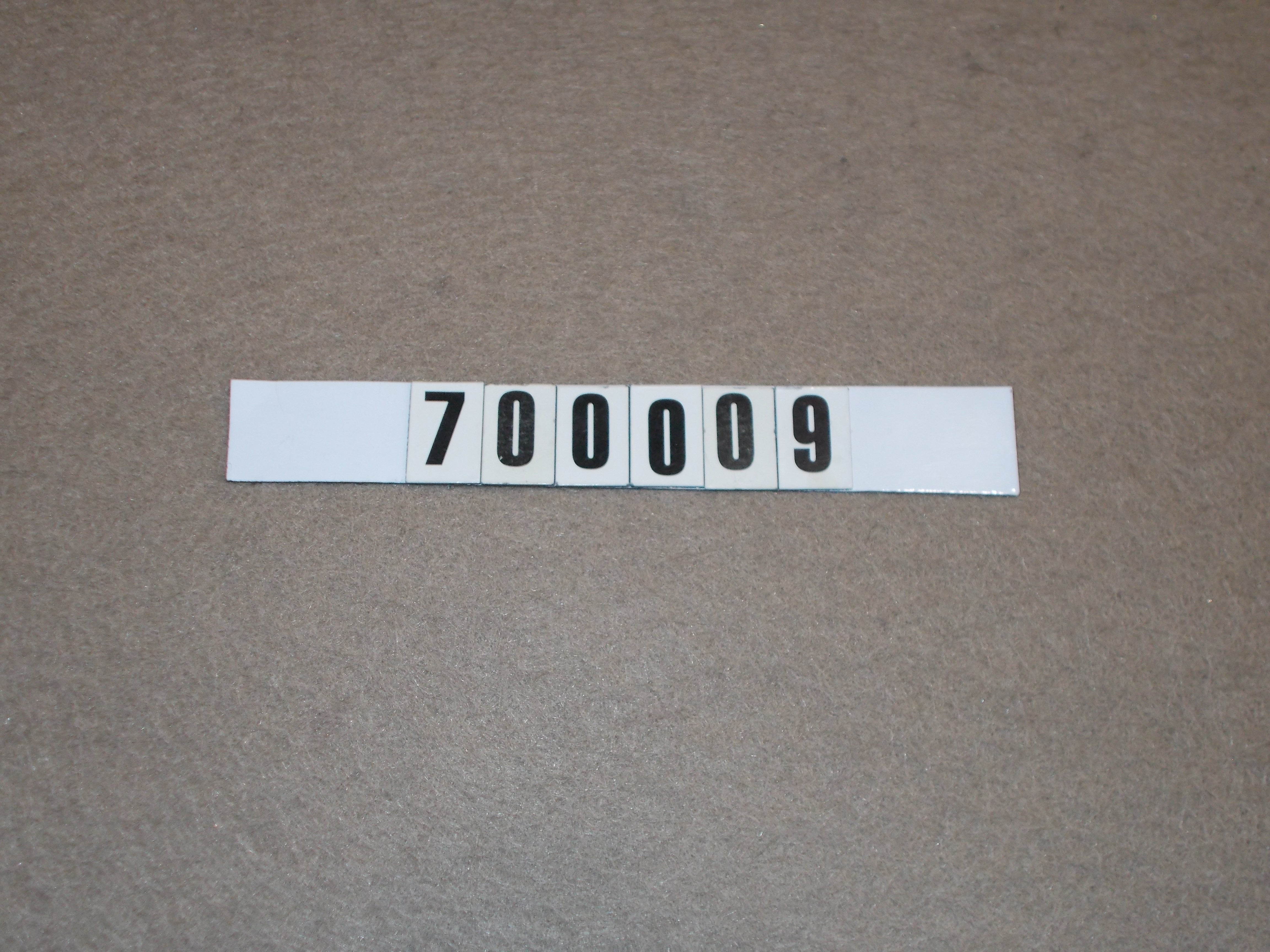 CARPET- 6' SAND NON WOVEN