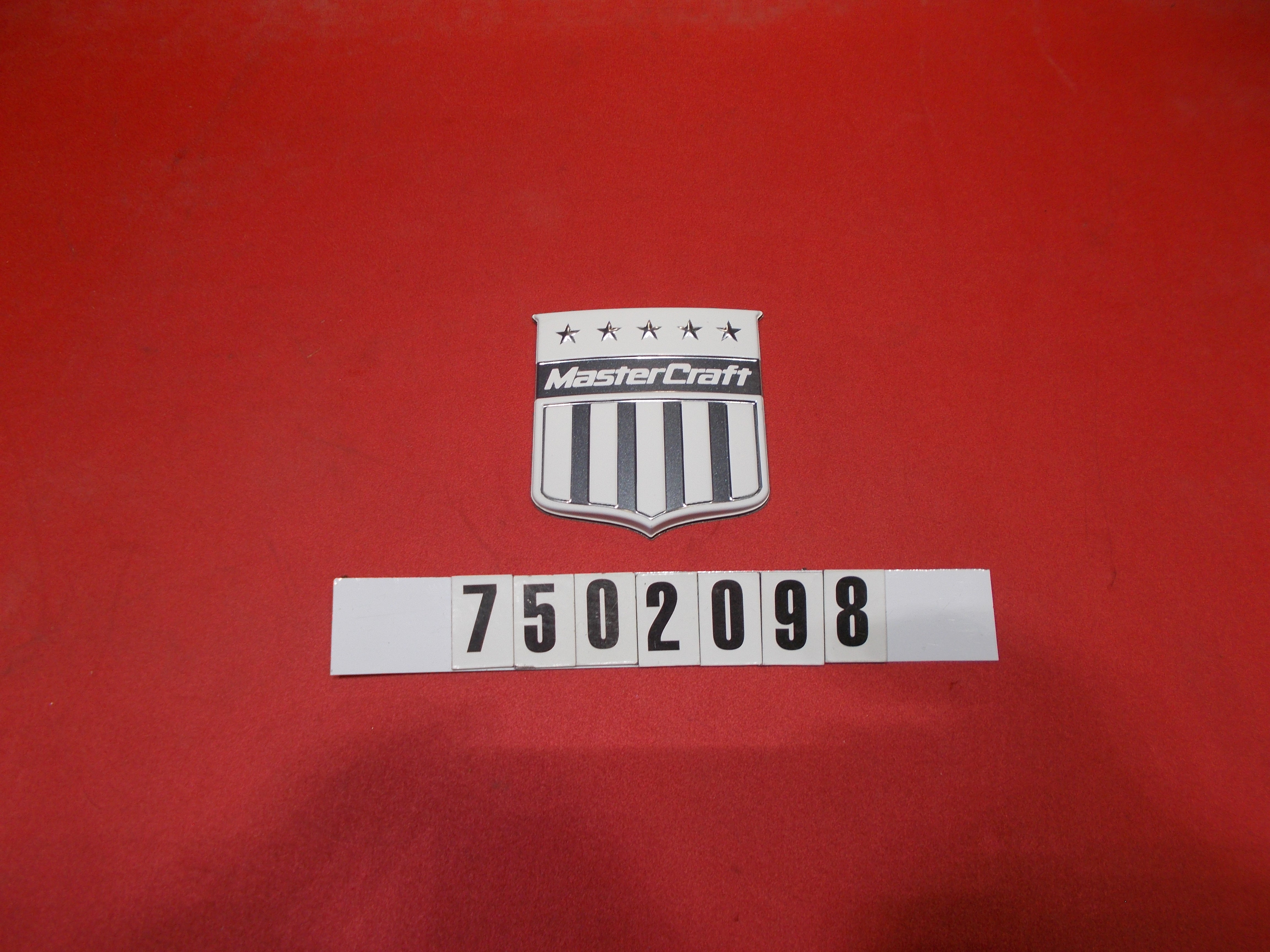 DECAL-TRANSOM SHIELD SATIN WHITE'17