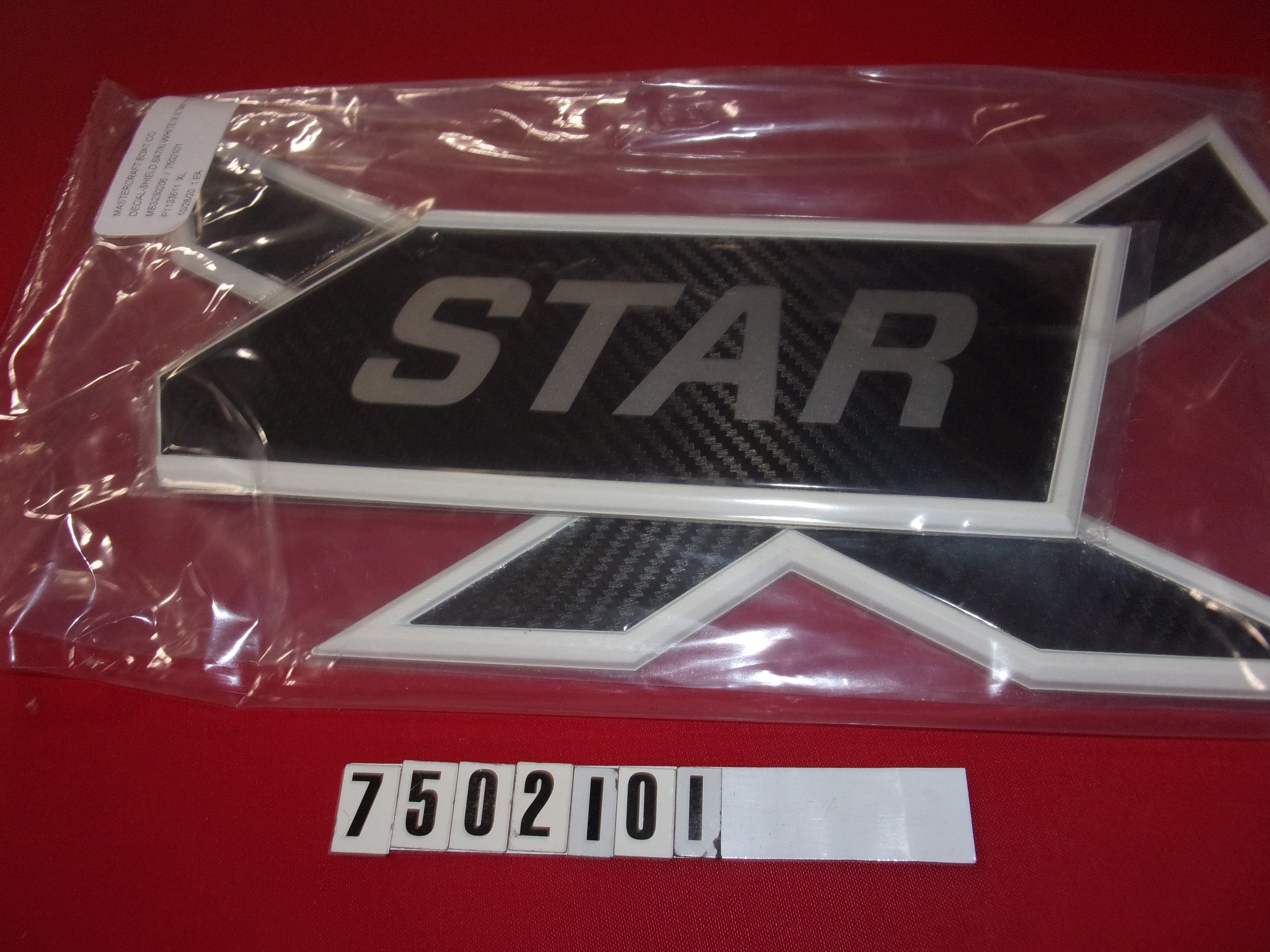 DECAL-SHIELD SATIN WHITE XSTAR '17