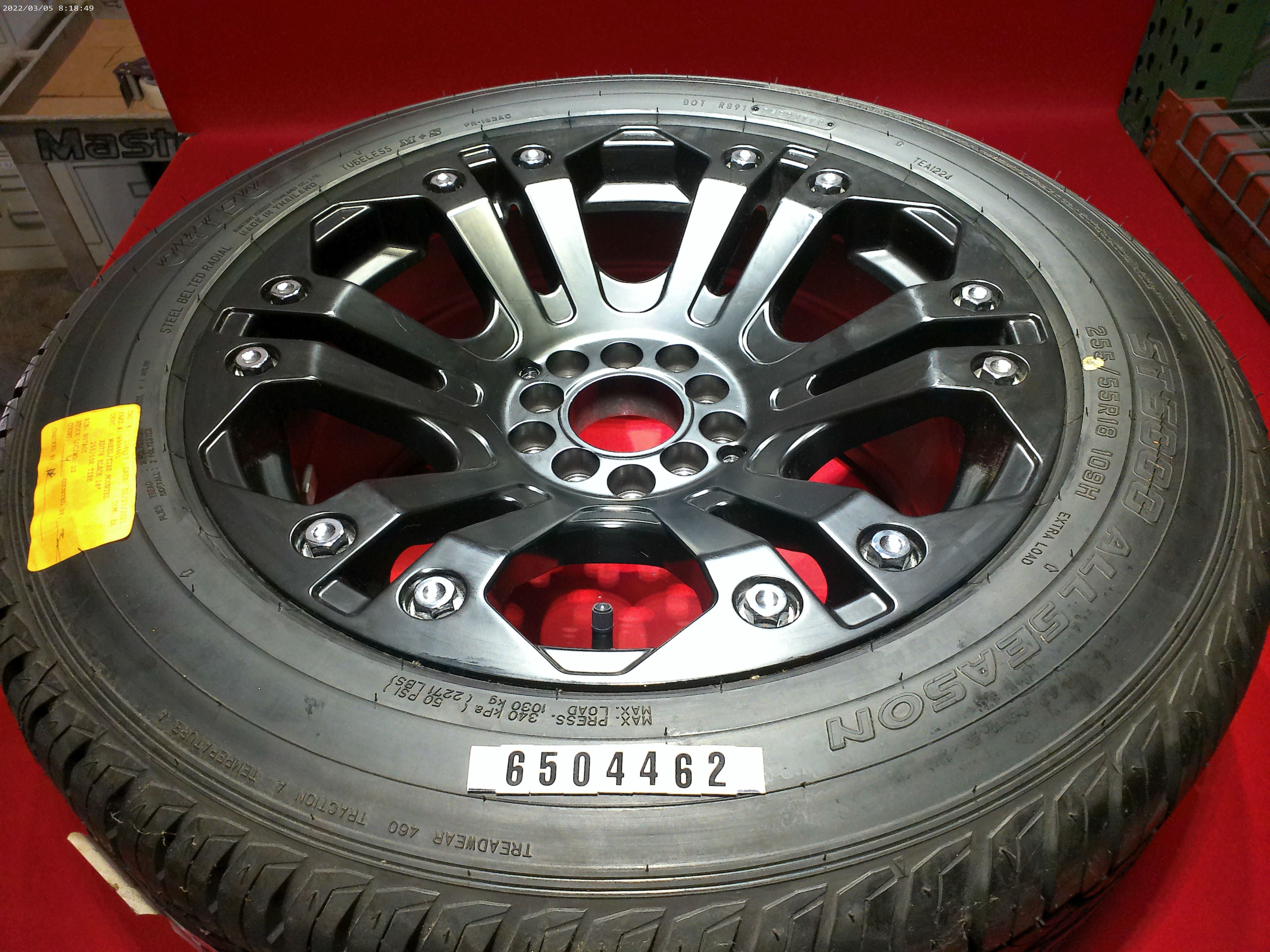 "WHEEL/TIRE MOUNTED XD778 BLACK 18"" 255/55R TIRE"