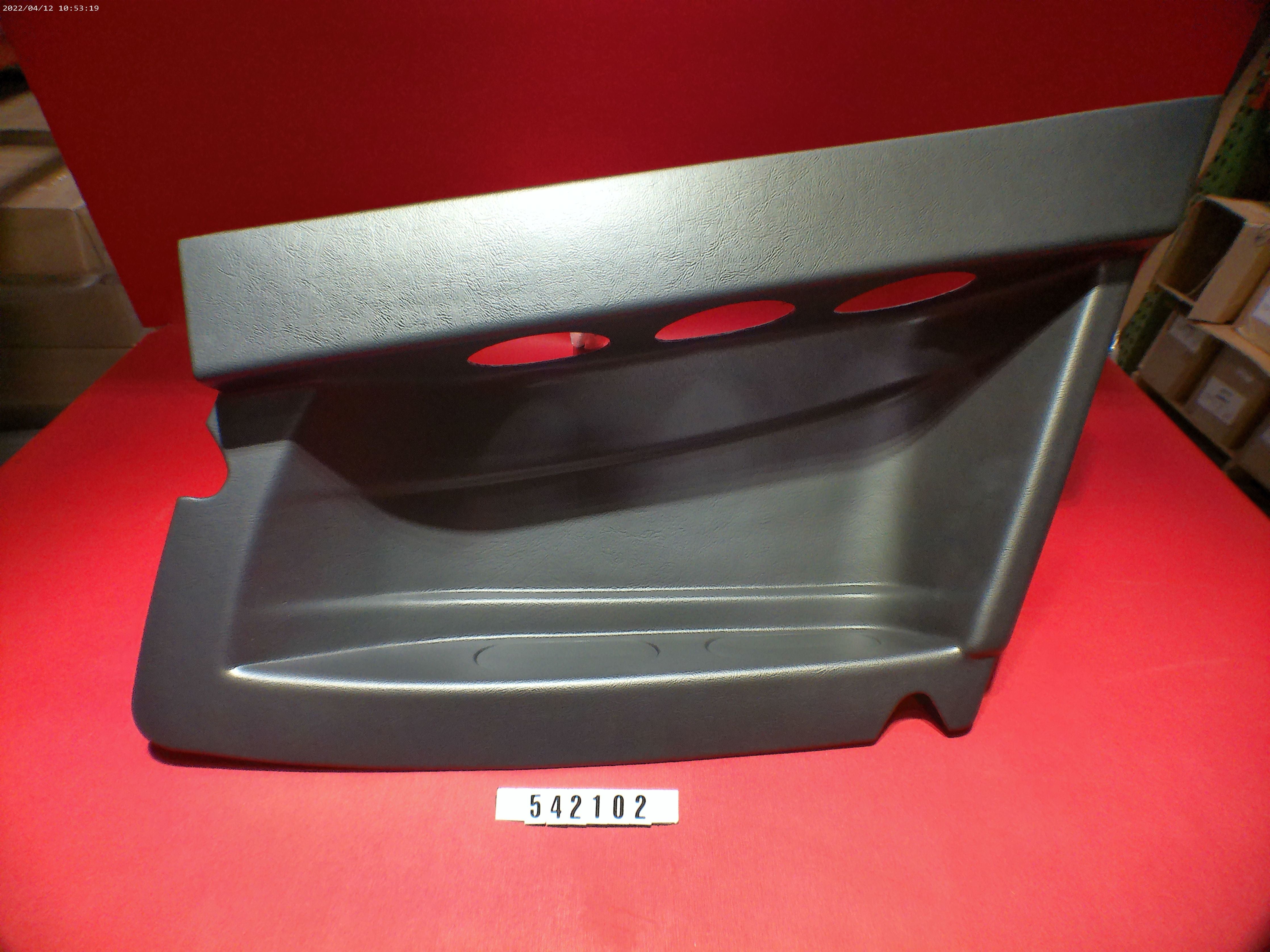 CUPHOLDER TRAY STBD 200/X2