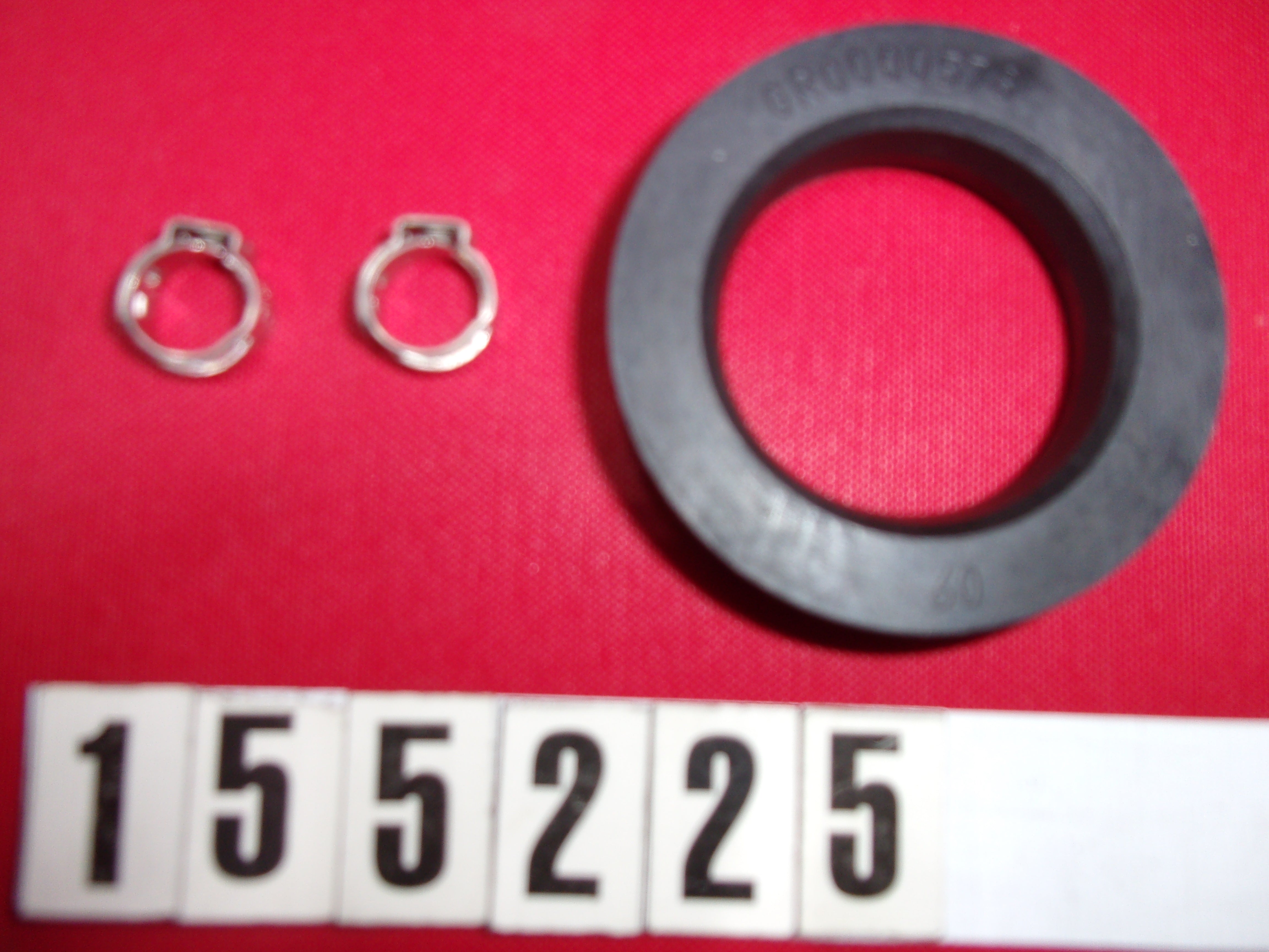 Replaced by Part# 155201 : FUEL-MODULE GROMMET KIT 2 clamps / 1 Grommet