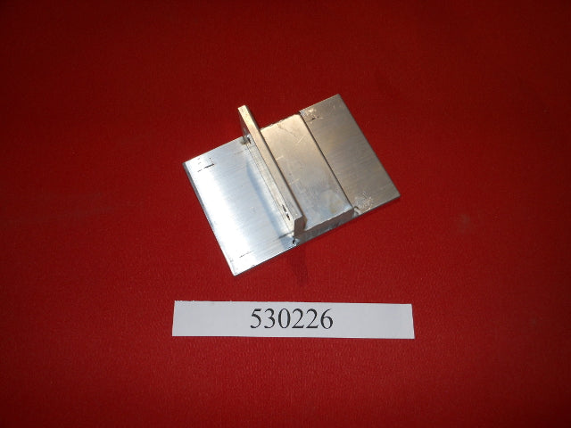 BRACKET-LWR SKI BAR 190/197 '12