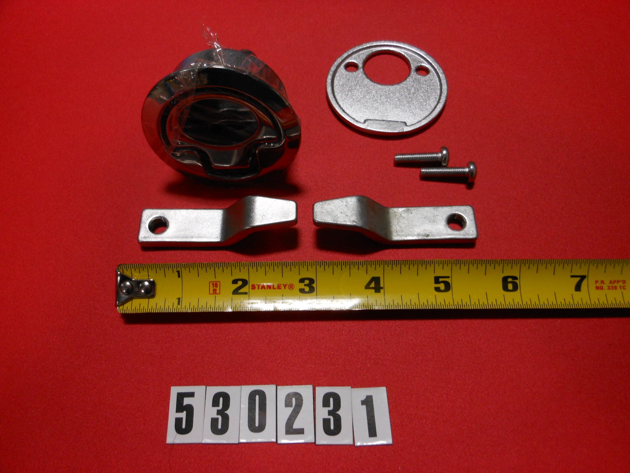 BRACKET-LOWER SKI BAR