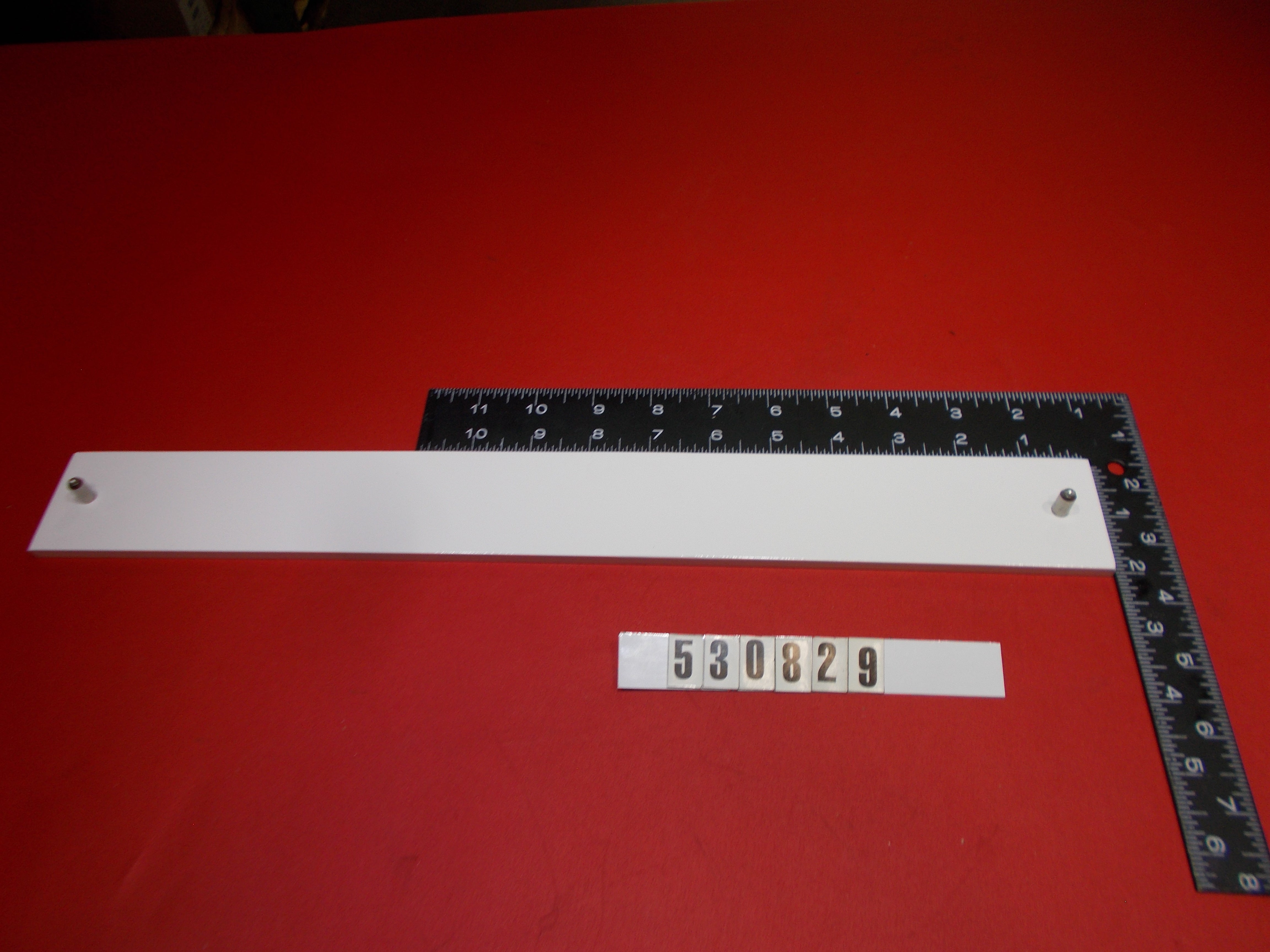 BRACE-REAR CENTER SEAT 230/245 '05