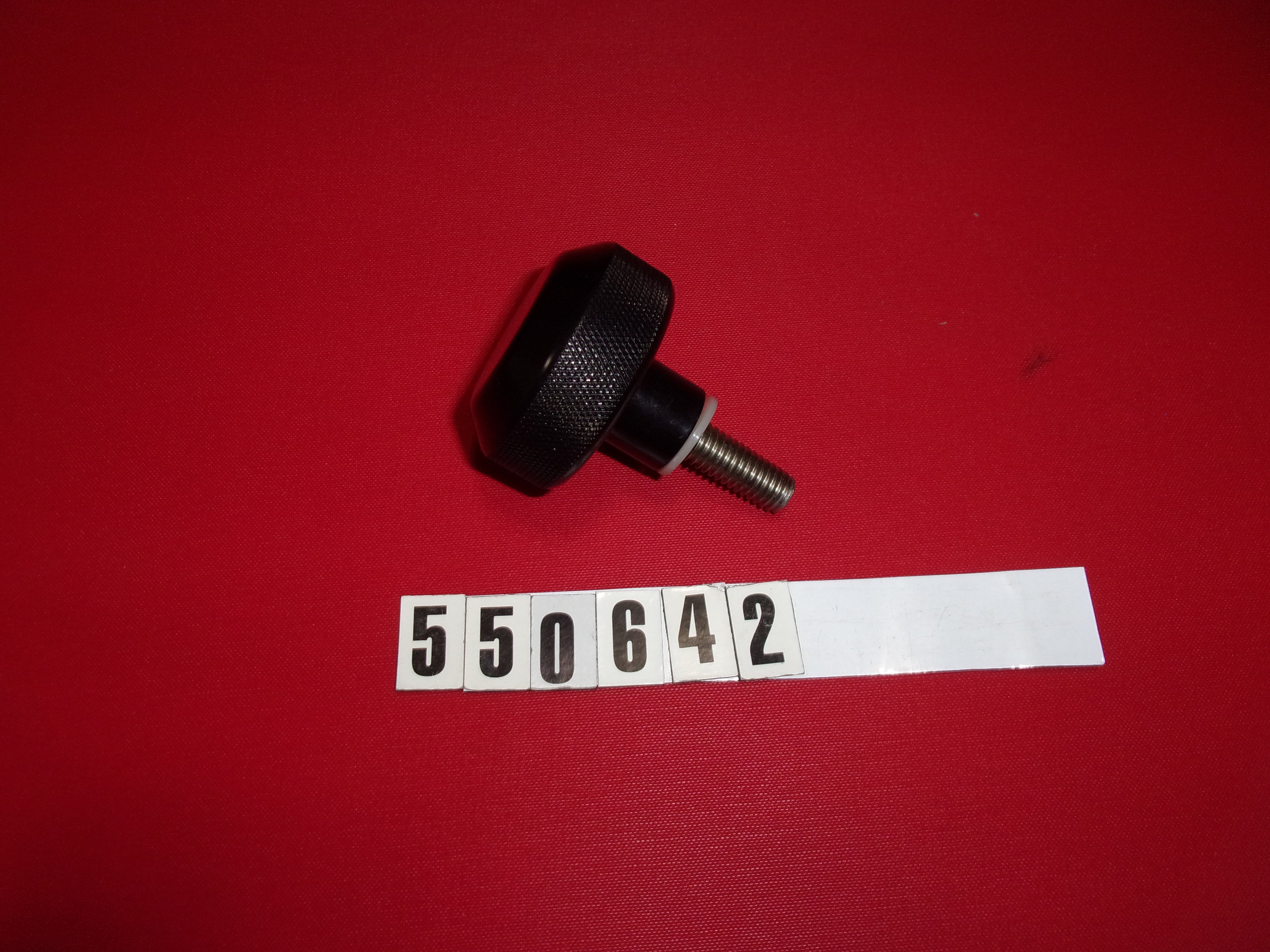 "KNOB-COCKPIT TABLE LEG 230/245/280/200/215/XSTAR05-07 FITS BTM BASE OF #550640 - 1"" STUD LENGTH"