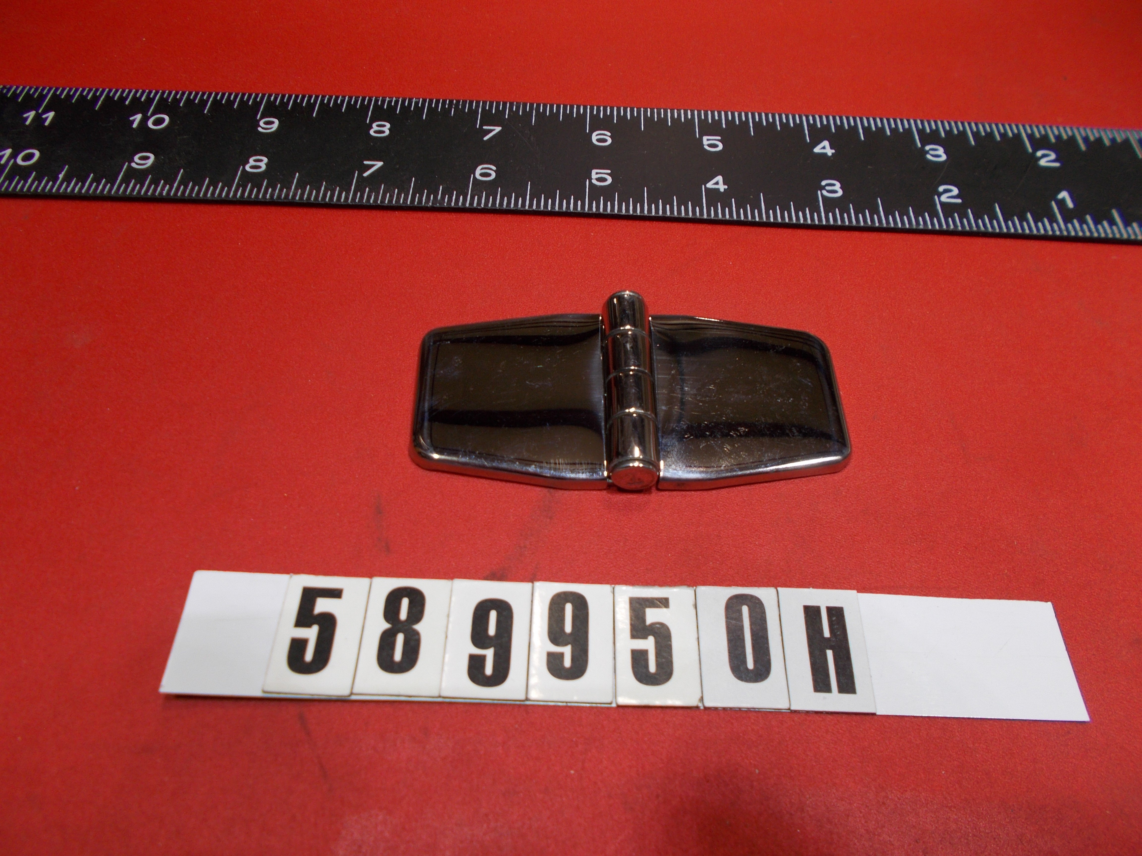 HINGE-GLOVE BOX LID FITS 589950