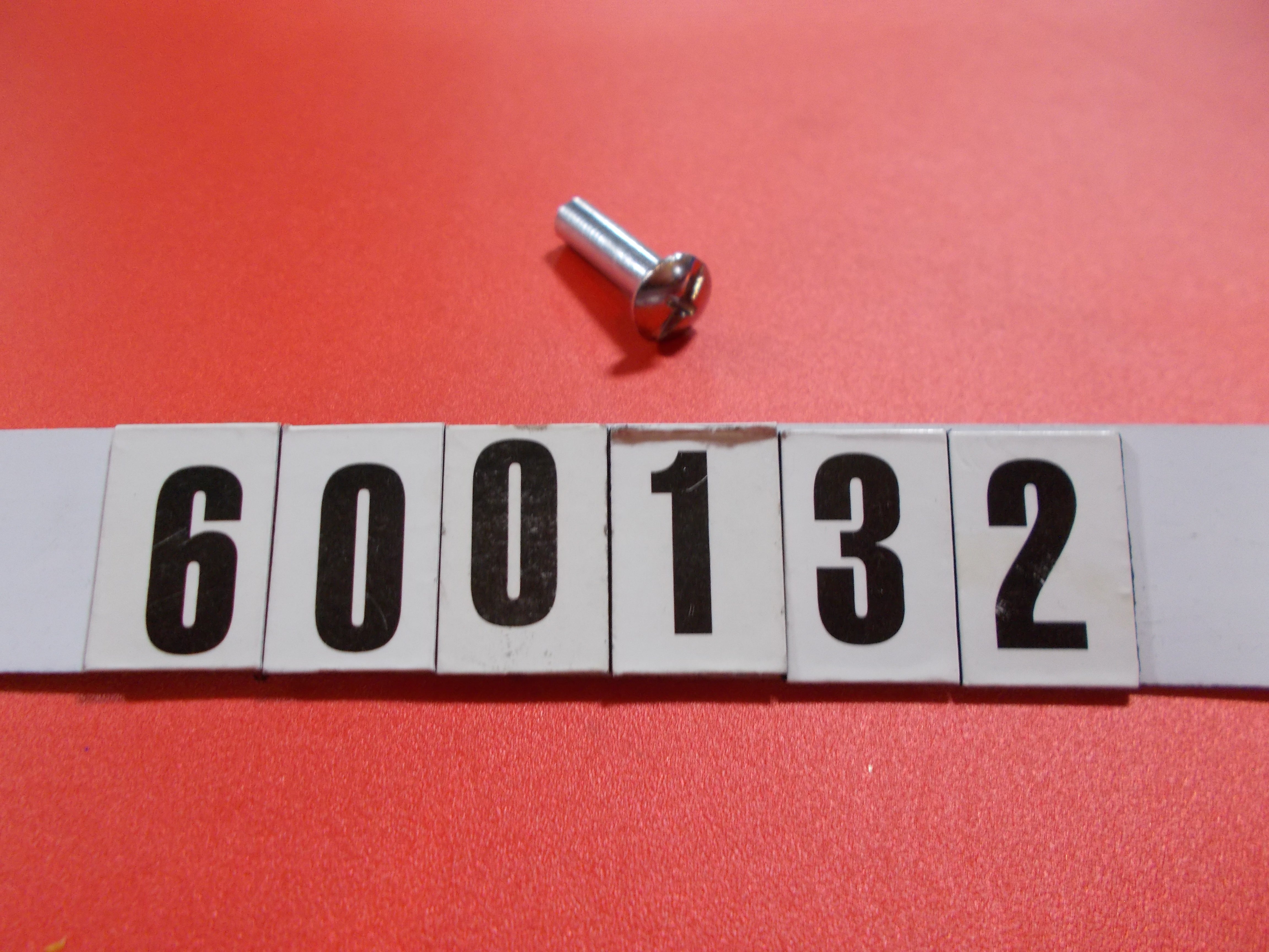 BOLT - SEX FEMALE 8-32X3/4COMBO HD 220CSX '07 F/WALK THRU GATE