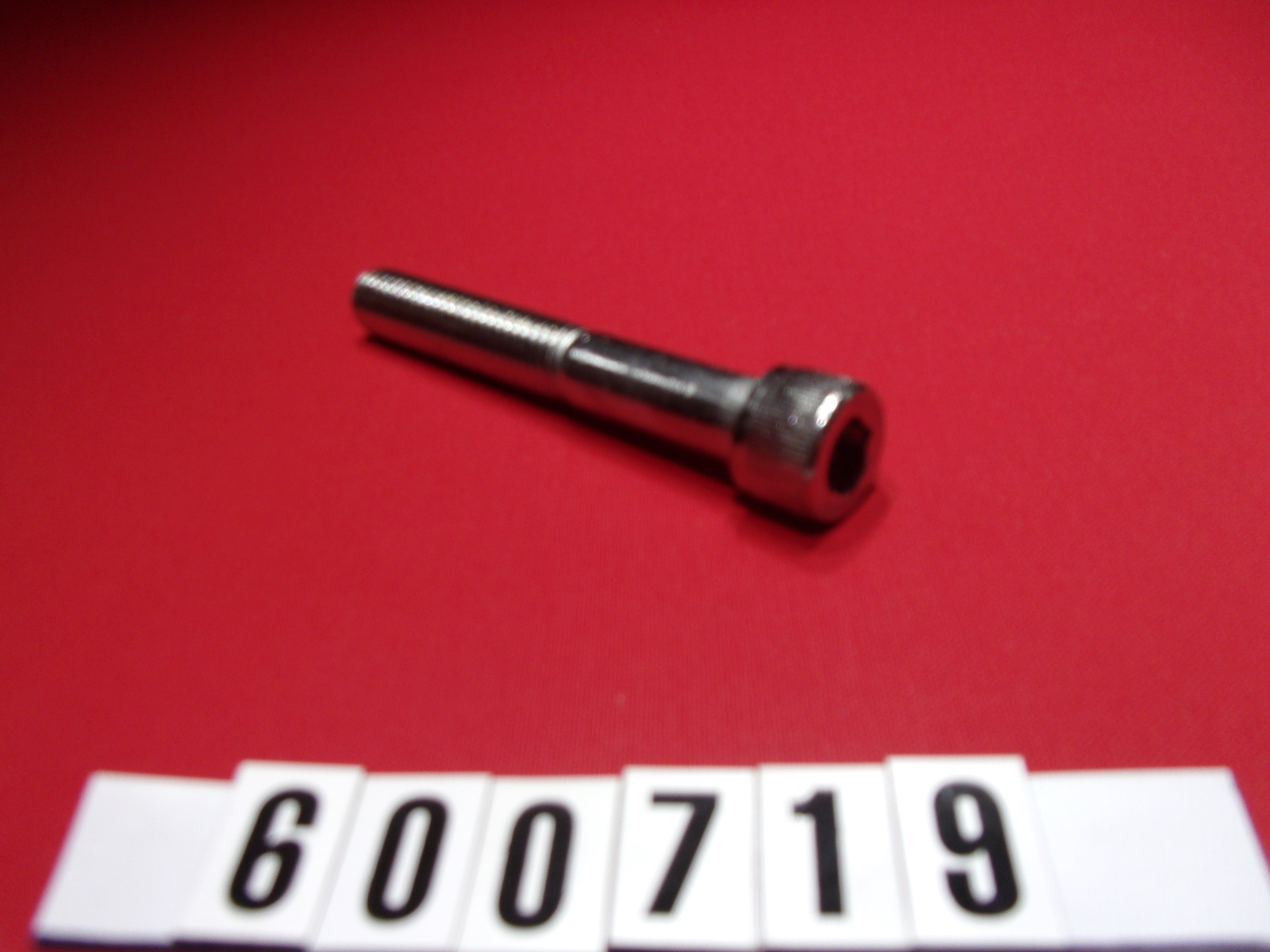 BOLT-1/2-13x3-1/2 SOC CAPSS