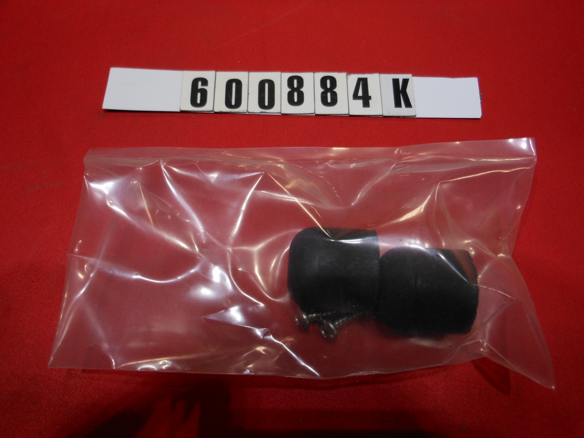 BUMPER-SCREW KIT 2 DOMED BUMPERS 2 SCREWS 8x5/8 PPH