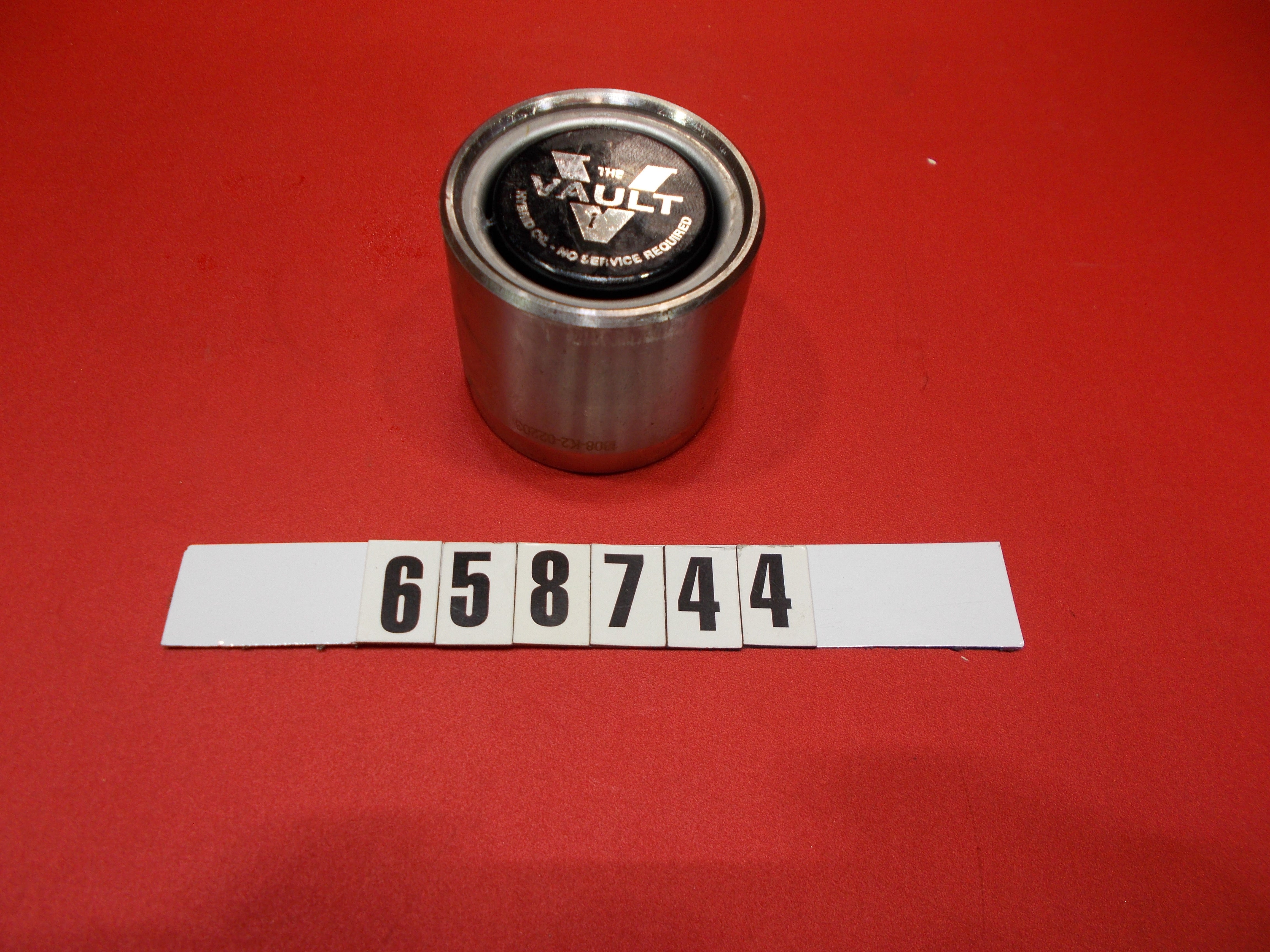 ROTOR-GREASE CAP 6 LUG HUB 2013 VAULT