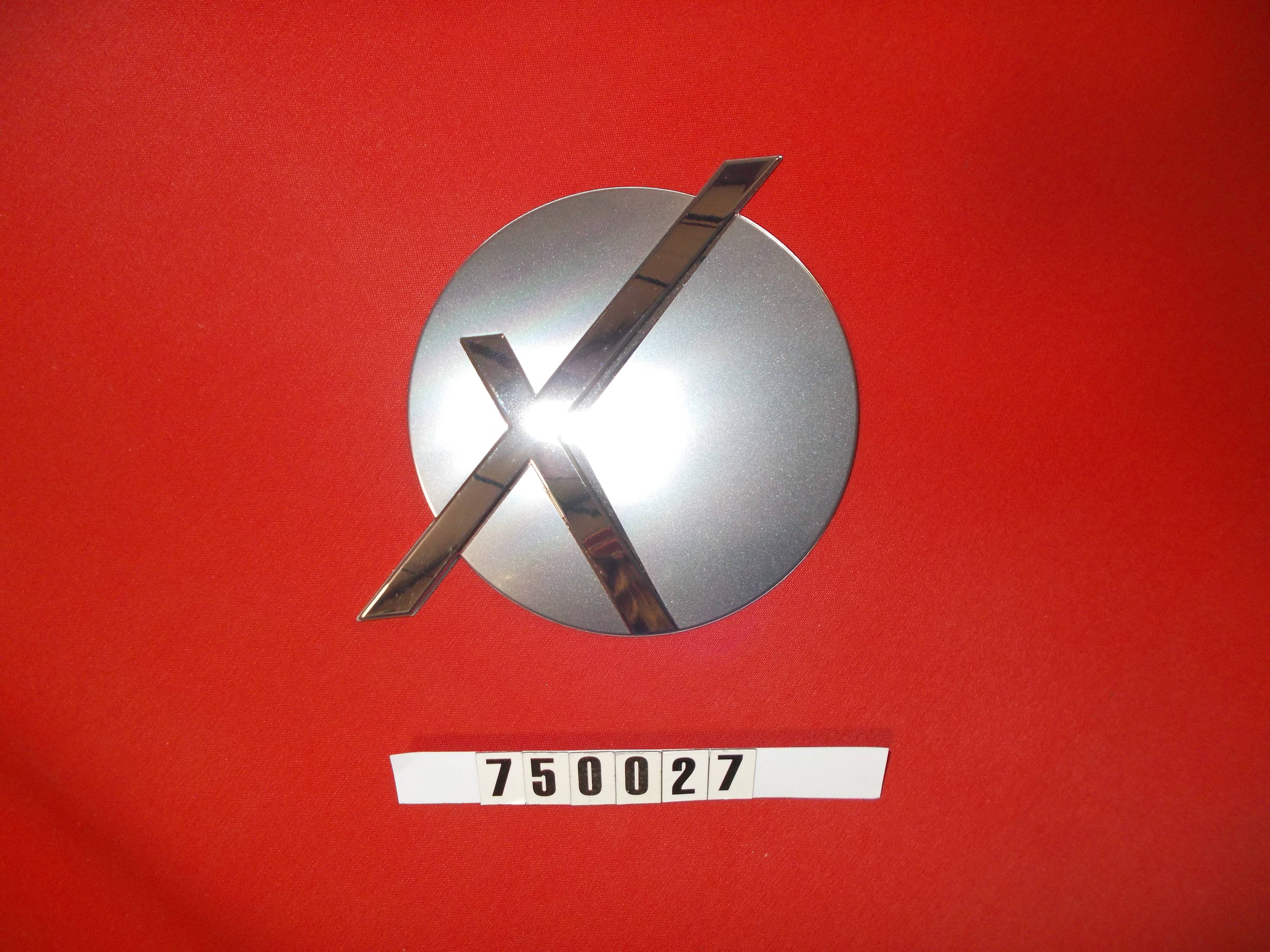 DECAL - SHIELD SATIN CHROME X SERIES '19